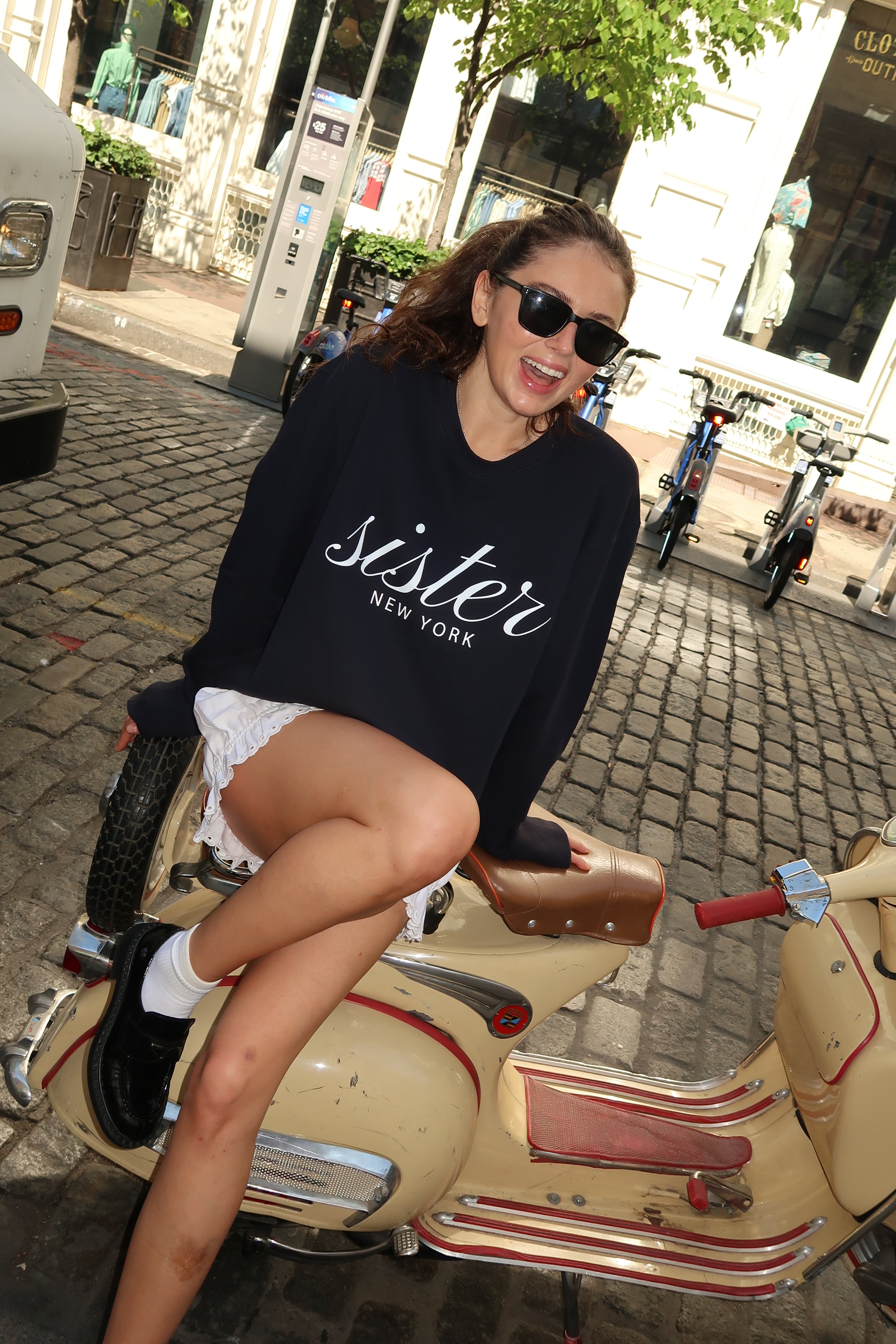 stylish sweatshirt trendy crewneck classic vintage